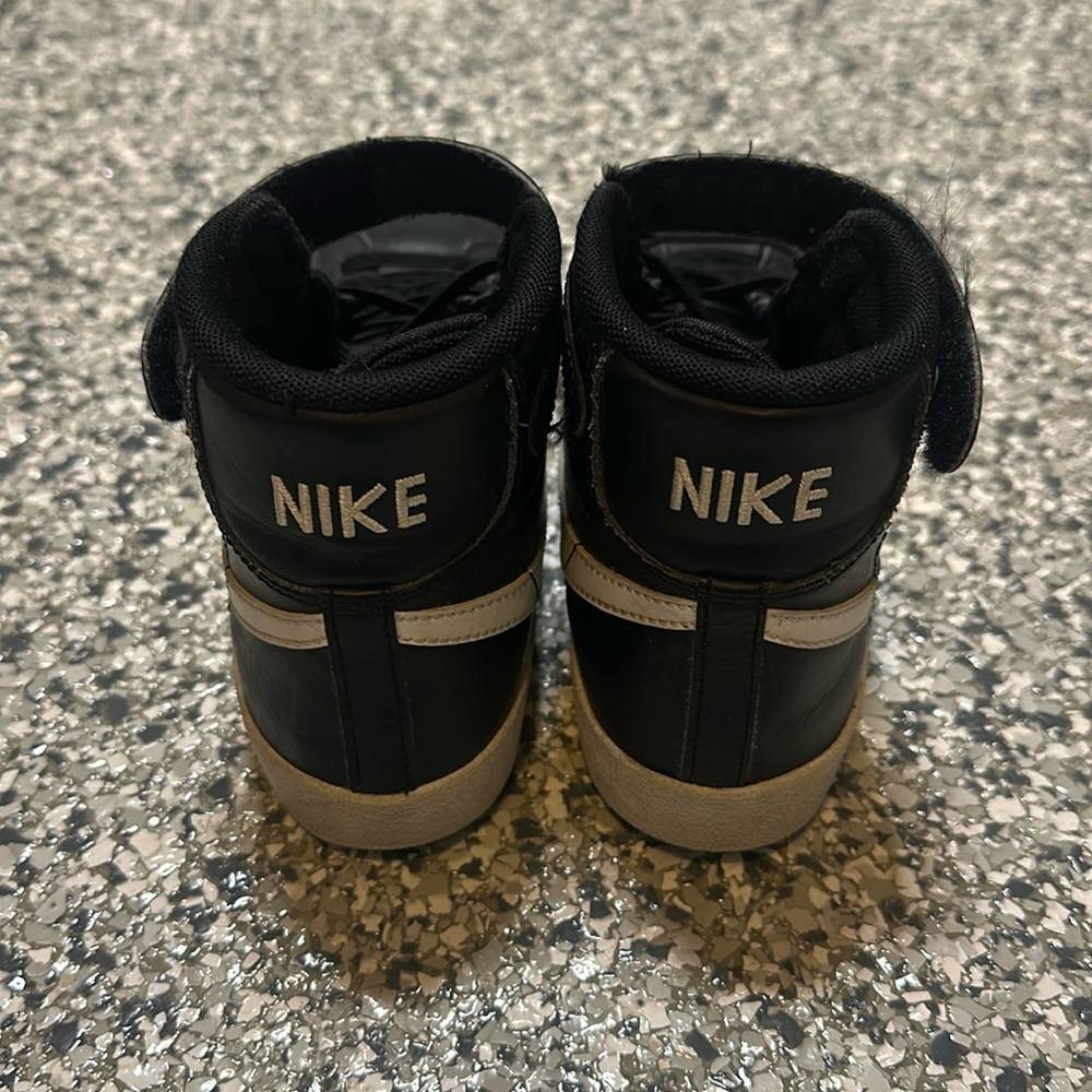Nike - Hightop Sneakers Size 1.5 - Picture 3 of 4